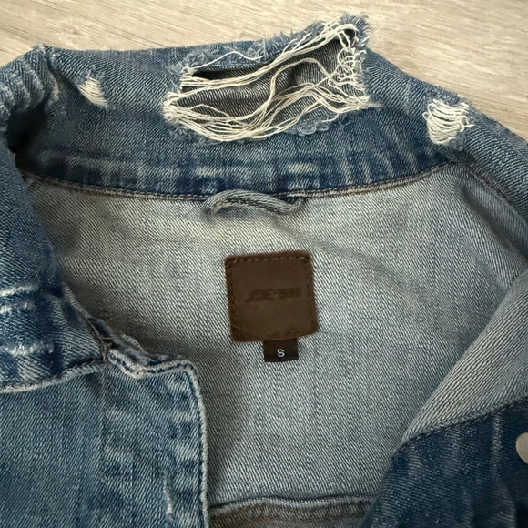 Joe’s Women’s Distressed Frannie Relaxed Slightly Thrashed Denim Jacket Small - Picture 13 of 16